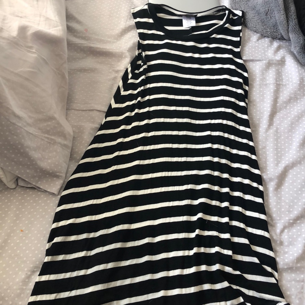White and black casual dress
